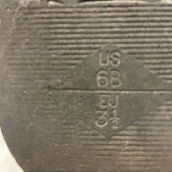 Aerosoles Tan Womens Fisherman Sandals / Loafers EUC size 6 - Picture 7 of 8